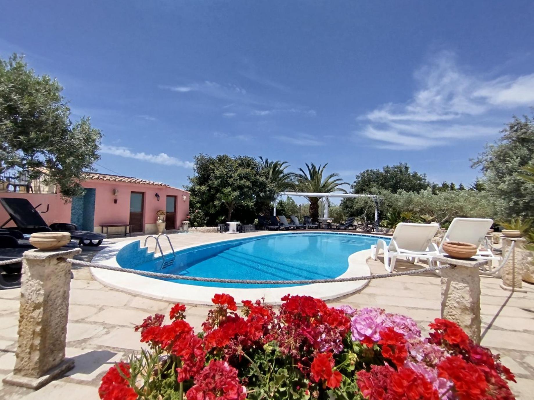 Dependance In Villa Con Piscina 라구사 외부 사진